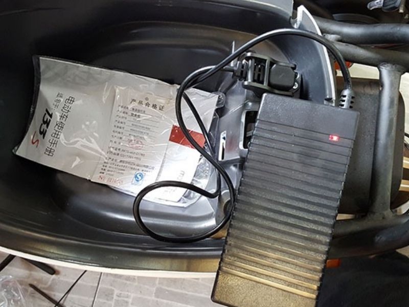 Bình ắc quy bị nóng khi sạc? Đừng chủ quan