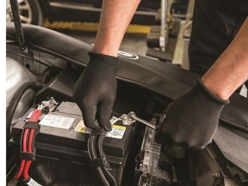 Thay ắc quy xe nâng đúng cách và 5 lưu ý quan trọng