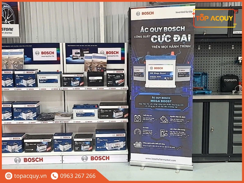 Showroom trưng bày các dòng sản phẩm ắc quy Bosch tại Topacquy