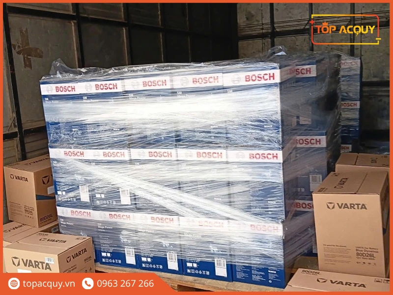Pallet các lô bình ắc quy ô tô Bosch chính hãng tại kho Topacquy