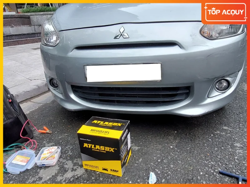 Chuẩn bị ắc quy AtlasBX MF55D23FL nhập khẩu Hàn Quốc thay thế cho Mitsubishi Mirage