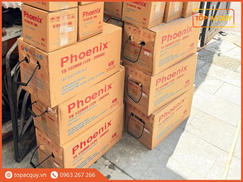 Topacquy vận chuyển các lô bình ắc quy viễn thông Phoenix chính hãng