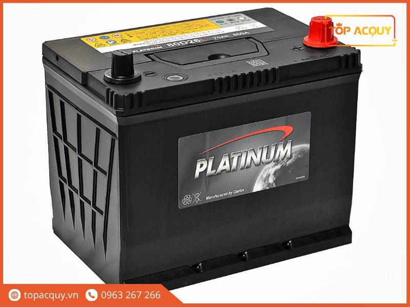 Góc chụp thực tế thân bình ắc quy Platinum 80D26L cọc nổi to chuẩn JIS D26L