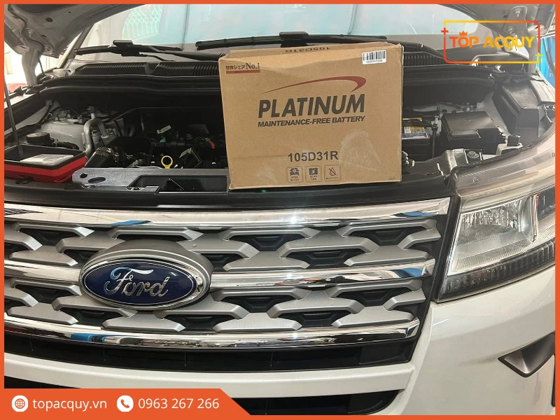Vỏ hộp ắc quy Platinum 105D31R chuẩn bị thay cho xe Ford