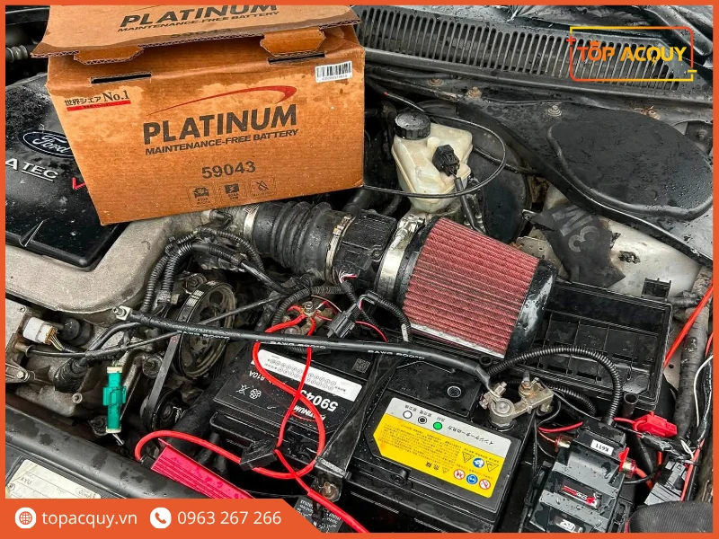 Khoang máy ô tô hoàn thiện lắp đặt bình ắc quy Platinum 59043