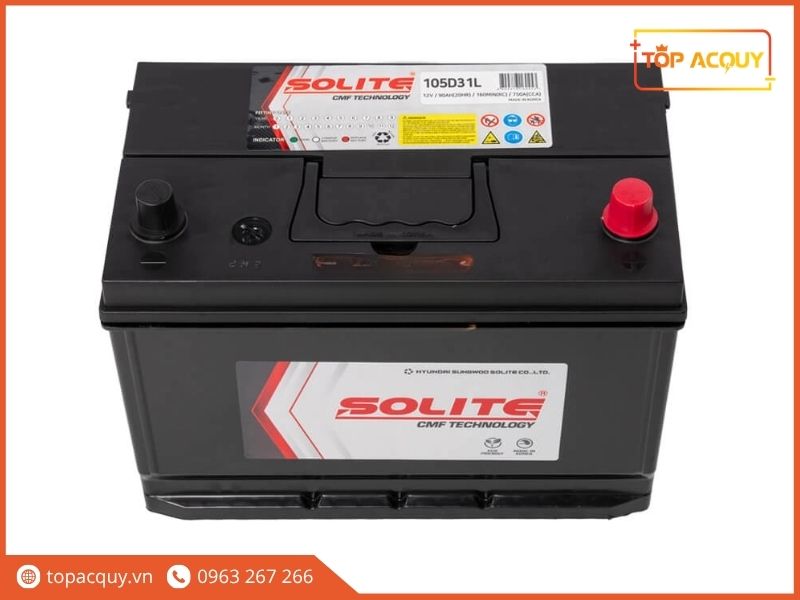 Chi tiết bề mặt nắp bình ắc quy ô tô Solite CMF 105D31L dung lượng 90Ah trang bị mắt thần báo dung lượng điện