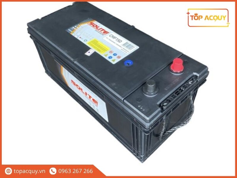 Cấu trúc góc cạnh bình Solite CMF150 trang bị quai xách dây bện chịu lực chắc chắn