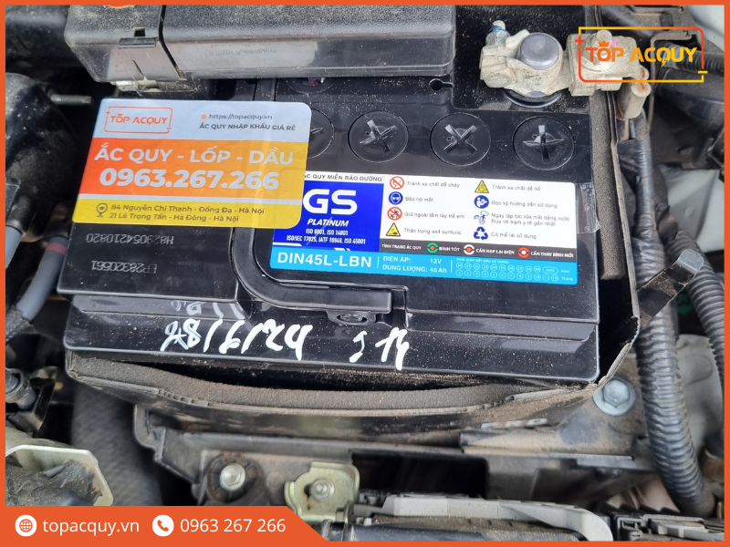 thay ắc quy xe toyota cross