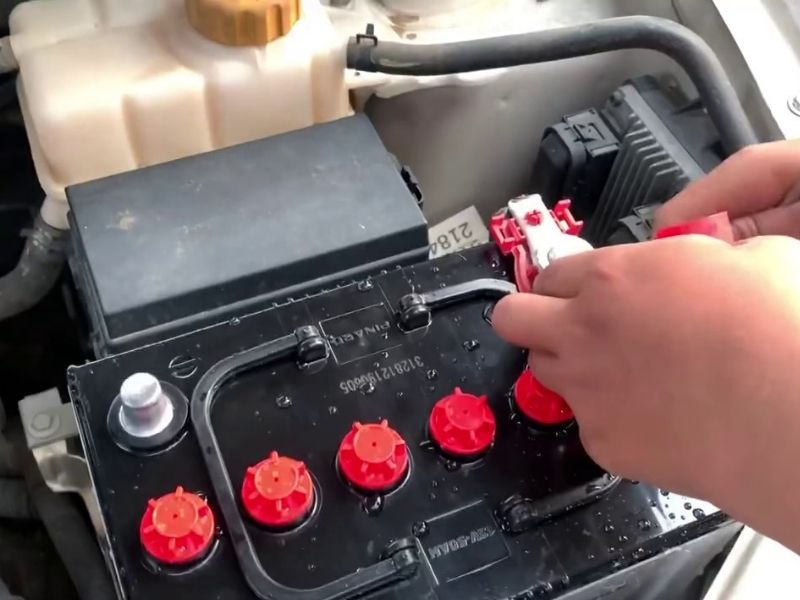 Cách nhận biết ắc quy ô tô hỏng và cách khắc phục đơn giản