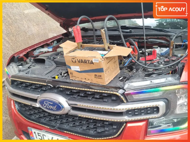 Topacquy chuyên cứu hộ ắc quy ô tô tại Đống Đa