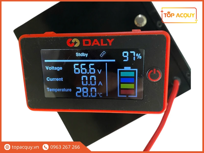 Màn hình hiển thị thông số điện áp và dung lượng mạch Smart BMS