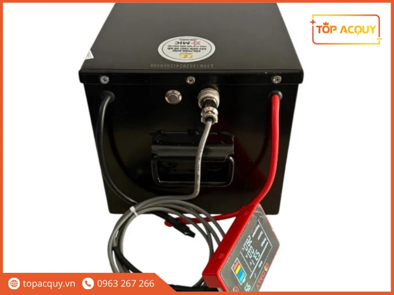 Thiết kế quai xách và cổng kết nối chịu tải pin Lithium 48V