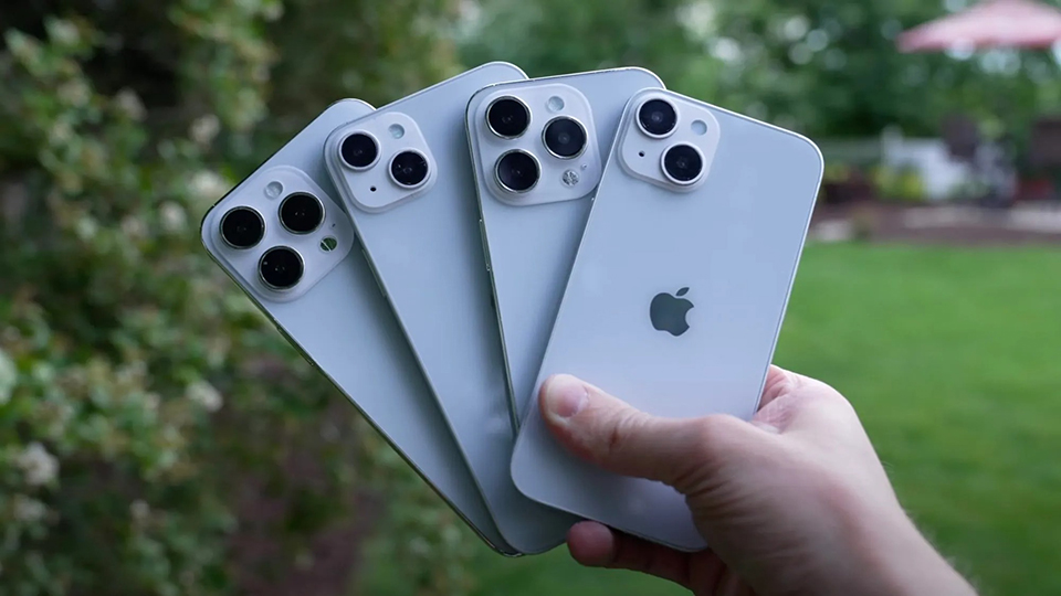 [Video] Trên tay mô hình bộ tứ iPhone 14 siêu “hot” sẽ ra mắt vào mùa thu tới