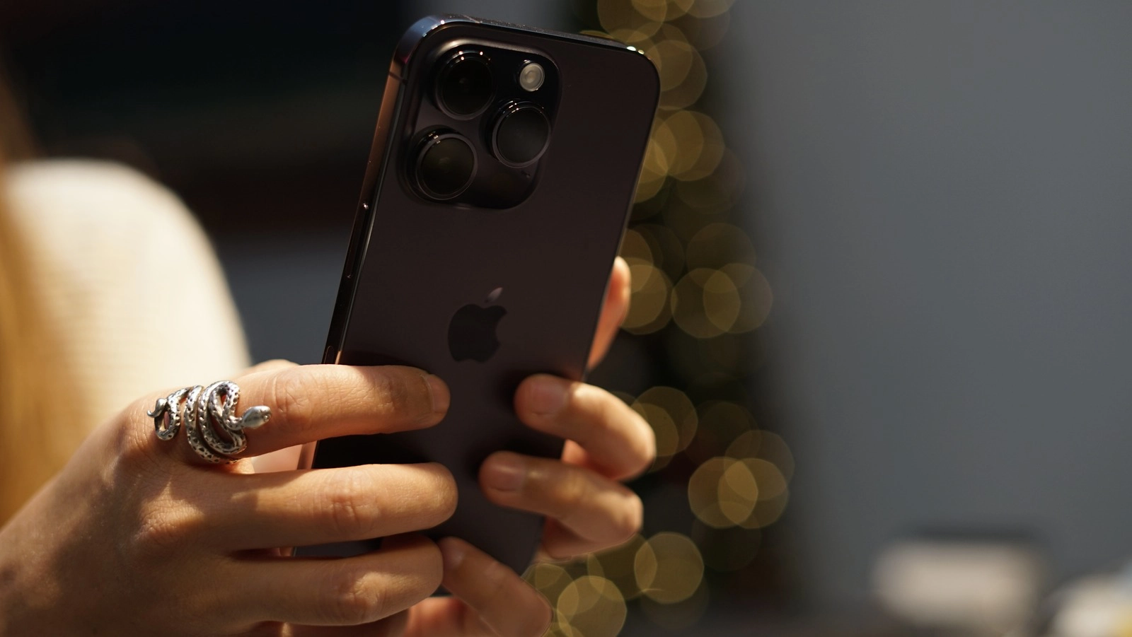 iPhone 14 Bất Ngờ Ghi Nhận Sự Cố Tự Khởi Động Máy Nhiều Lần Trong Ngày