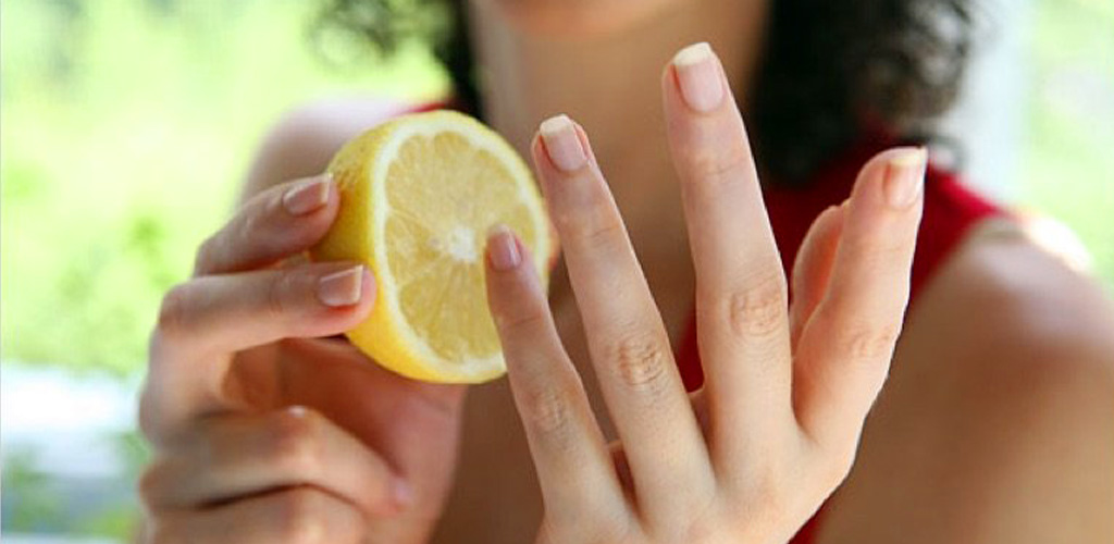 Làm móng tay nhanh dài và cứng bằng nước cam, chanh