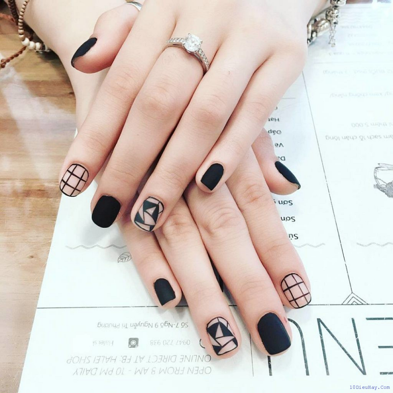 Mẫu Nail Kẻ Sọc Đơn Giản Đẹp Nhẹ Nhàng HOT TREND