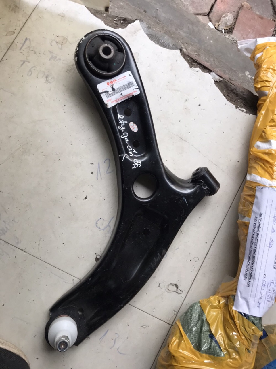 càng a suzuki ertiga