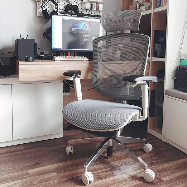 Review trải nghiệm dưới mông em ghế GT Chair Dvary Ivino