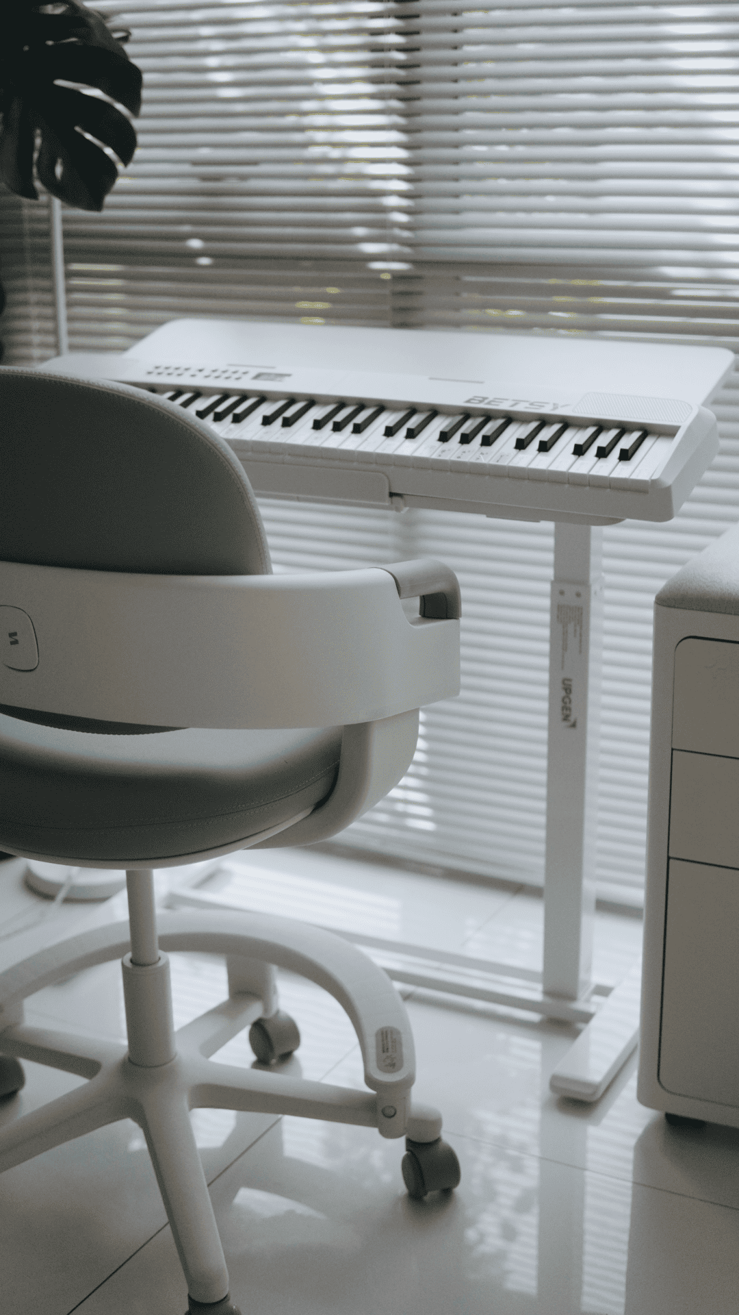 Bàn Nâng Hạ Di Động Gấp Gọn Upgen Stand Go Fold