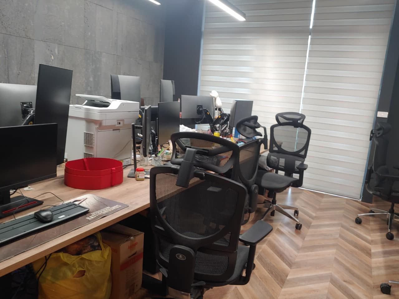 Dự án ghế GT Chair Isee Mini cùng công ty TNHH thương mại dịch vụ HIWEB