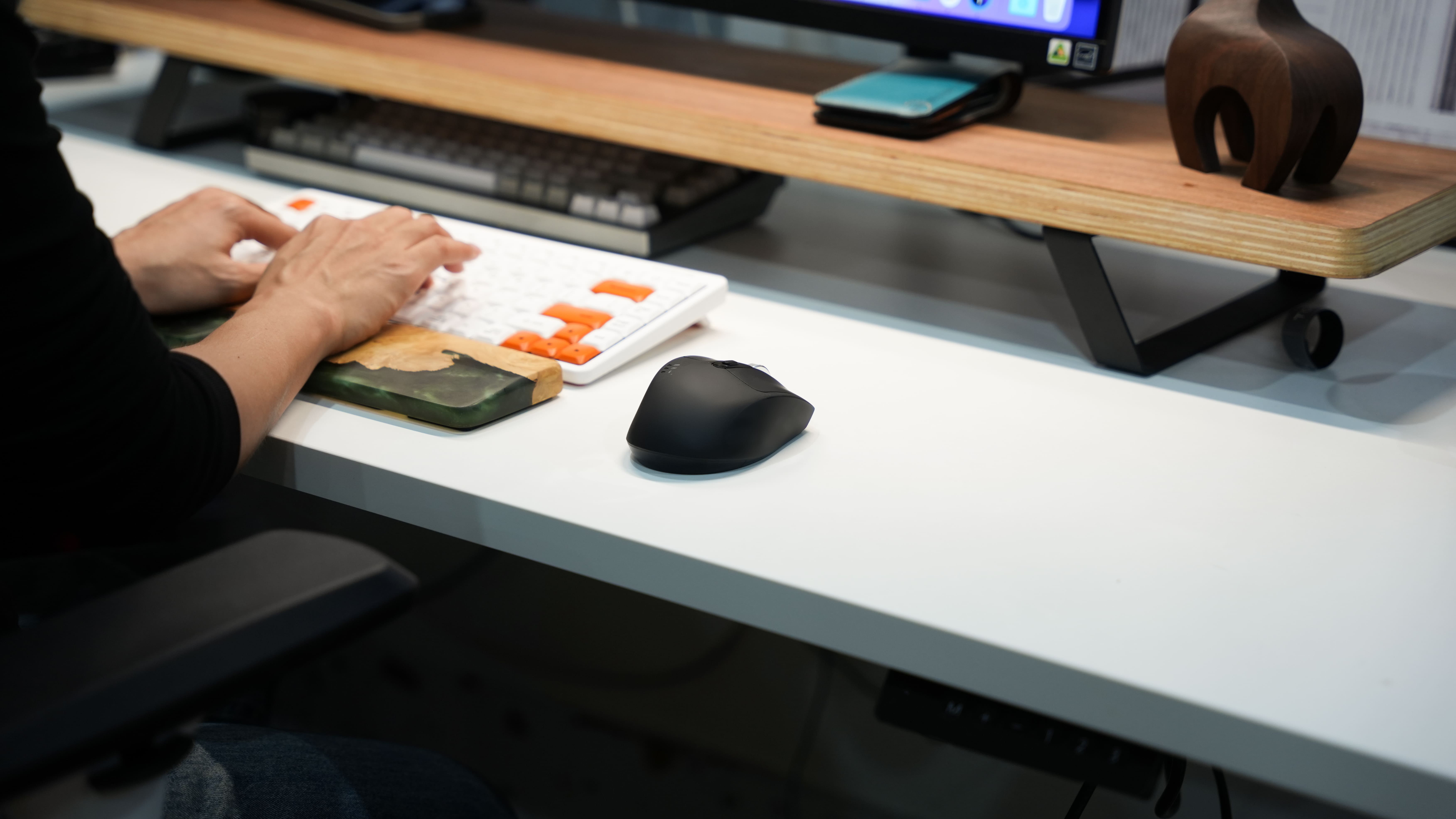 Chuột không dây HyperWork Silentium MS01