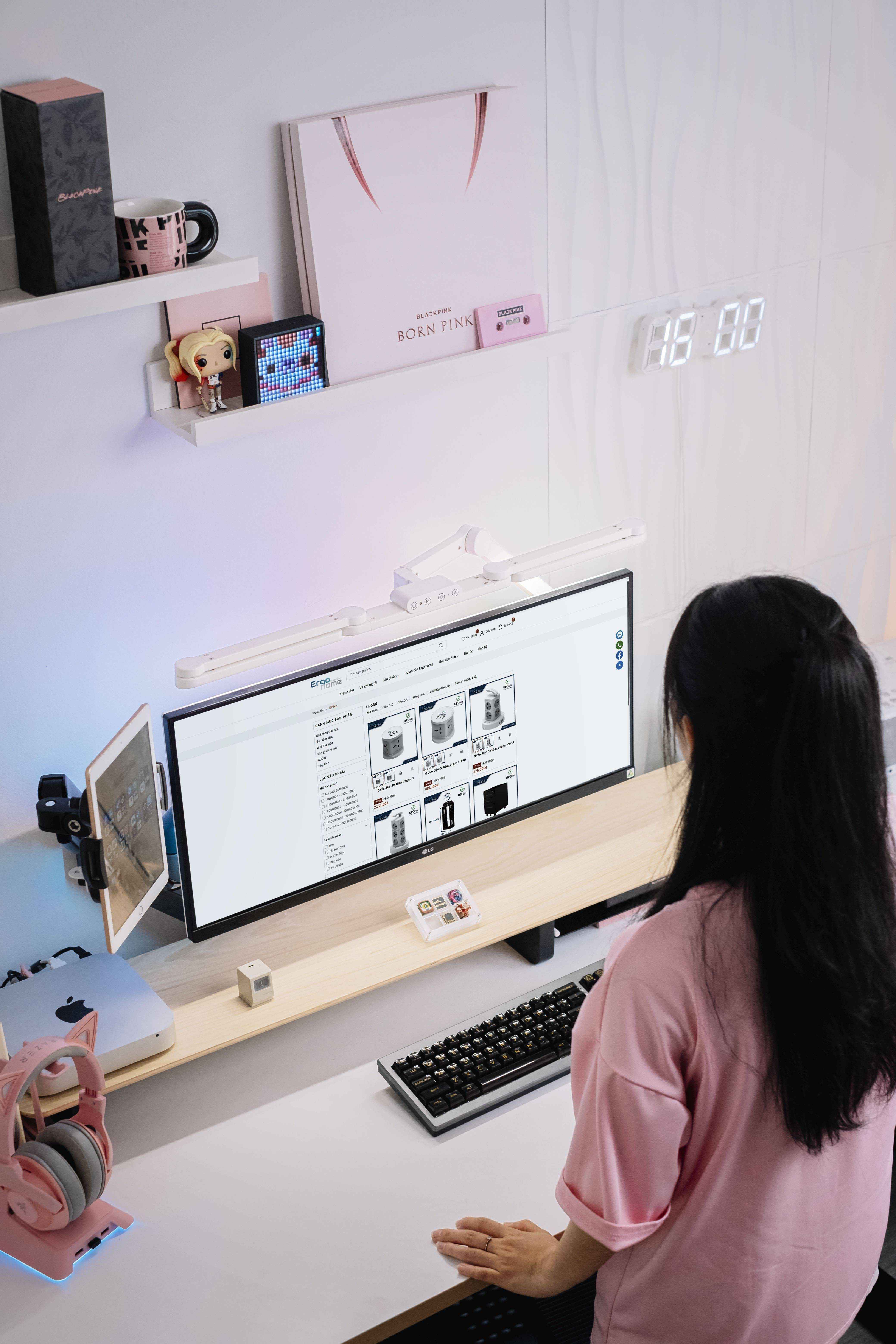 Đèn bàn UPGen Scorpio - Đèn Bọ Cạp UPGen