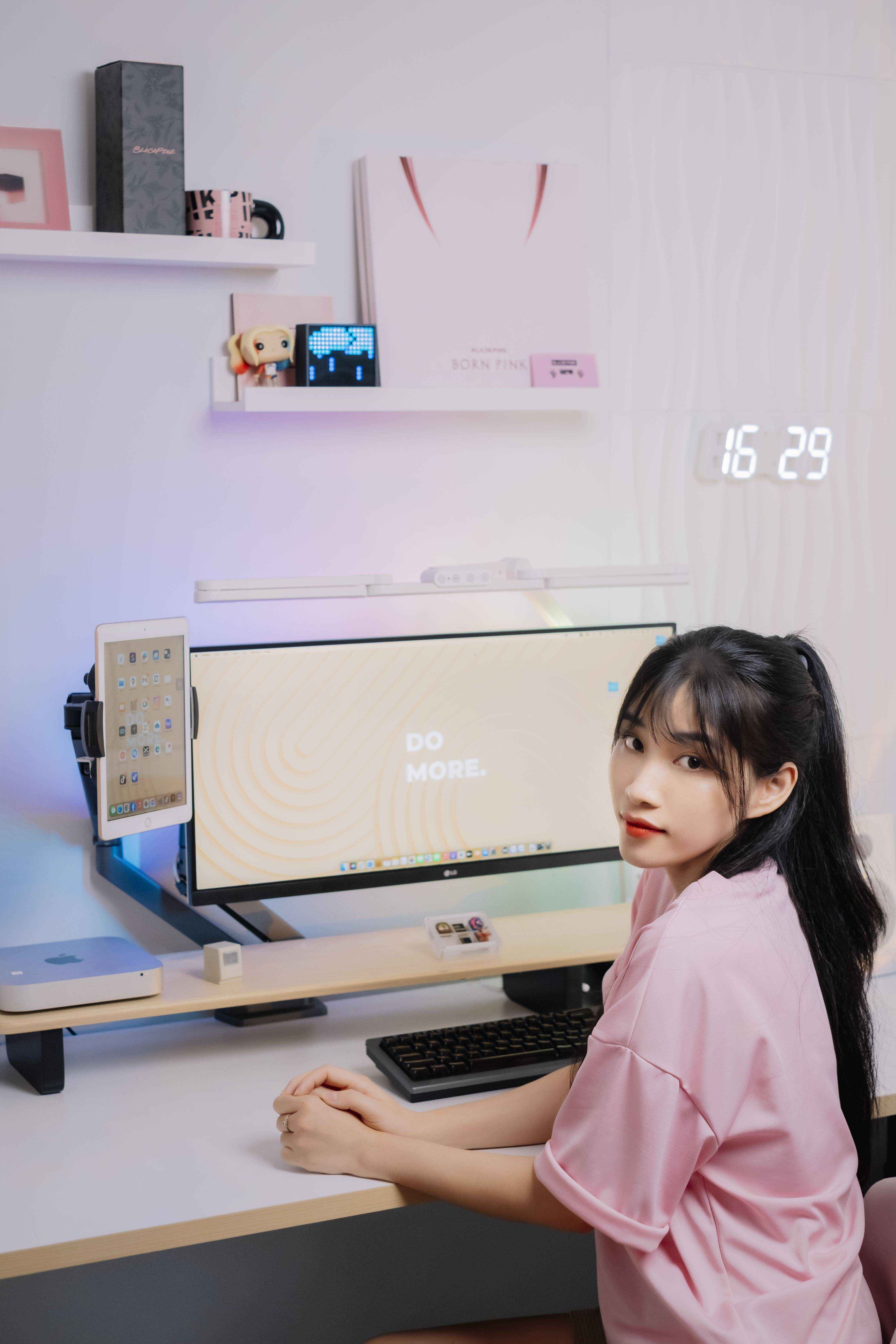 Đèn bàn UPGen Scorpio - Đèn Bọ Cạp UPGen