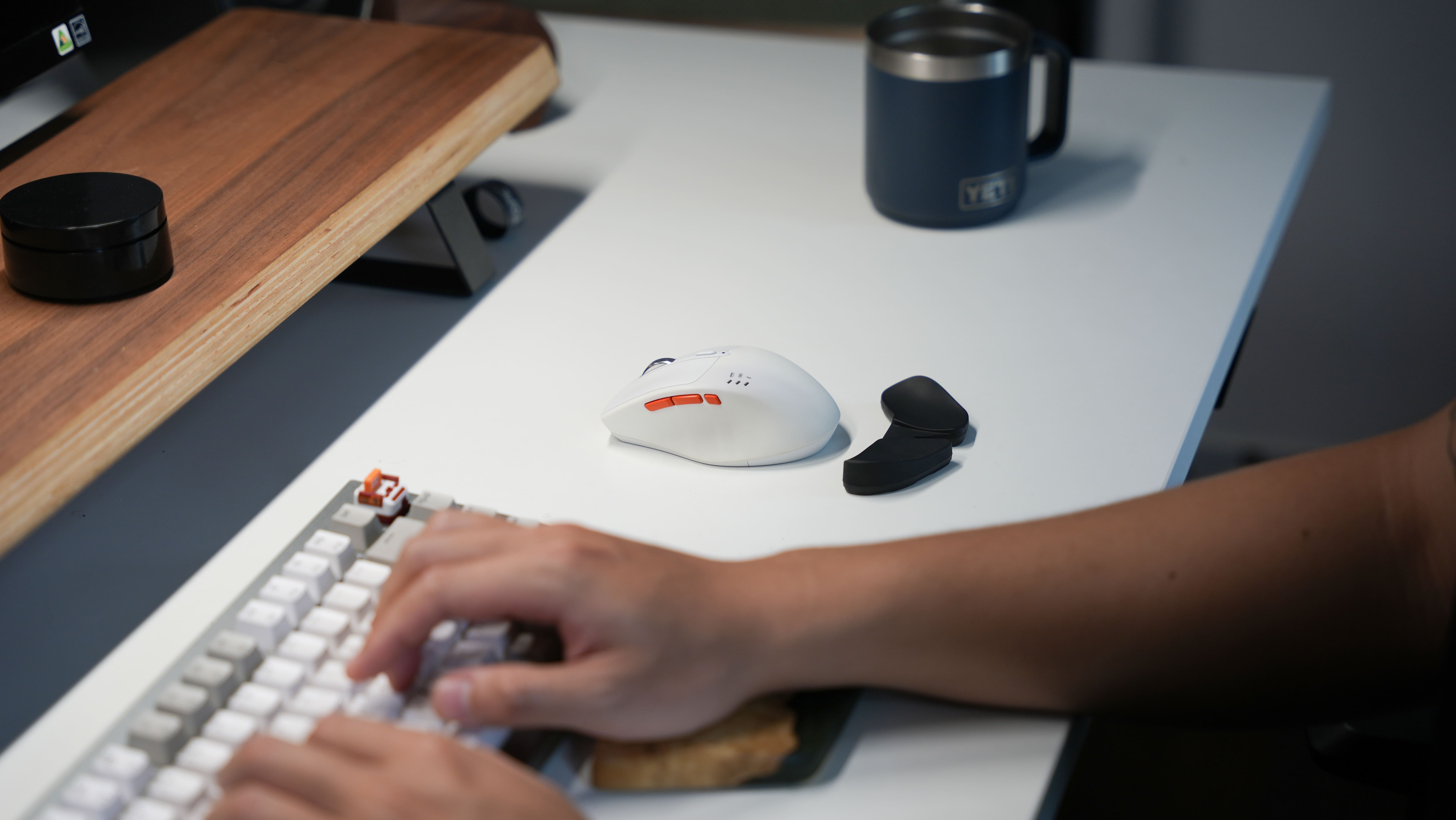 Chuột không dây HyperWork Silentium MS01