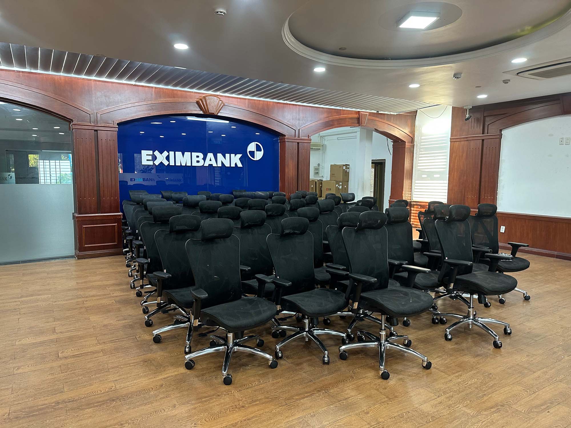 Dự Án ghế Sihoo M57 cùng Ngân hàng EXIMBANK