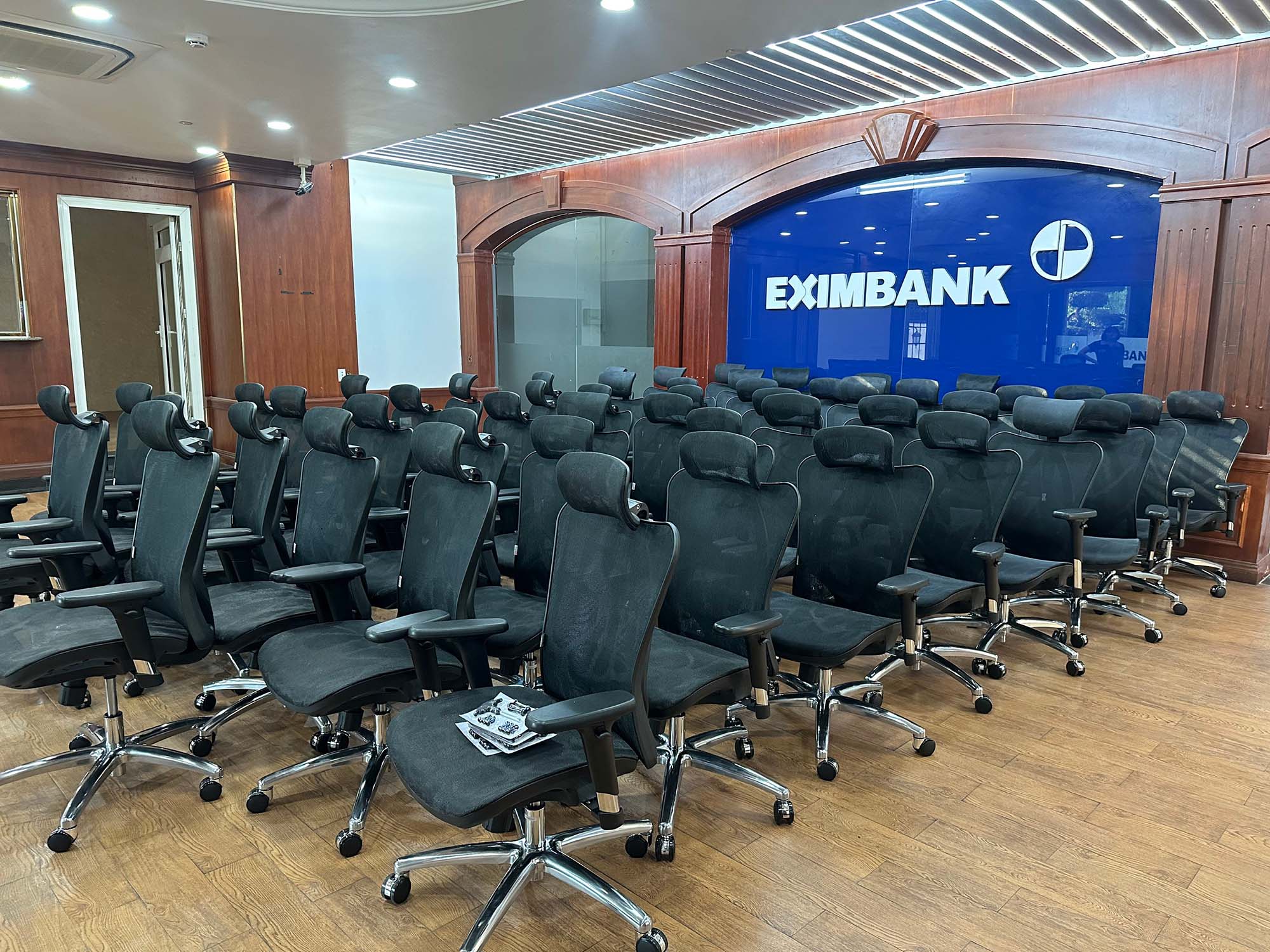 Dự Án ghế Sihoo M57 cùng Ngân hàng EXIMBANK