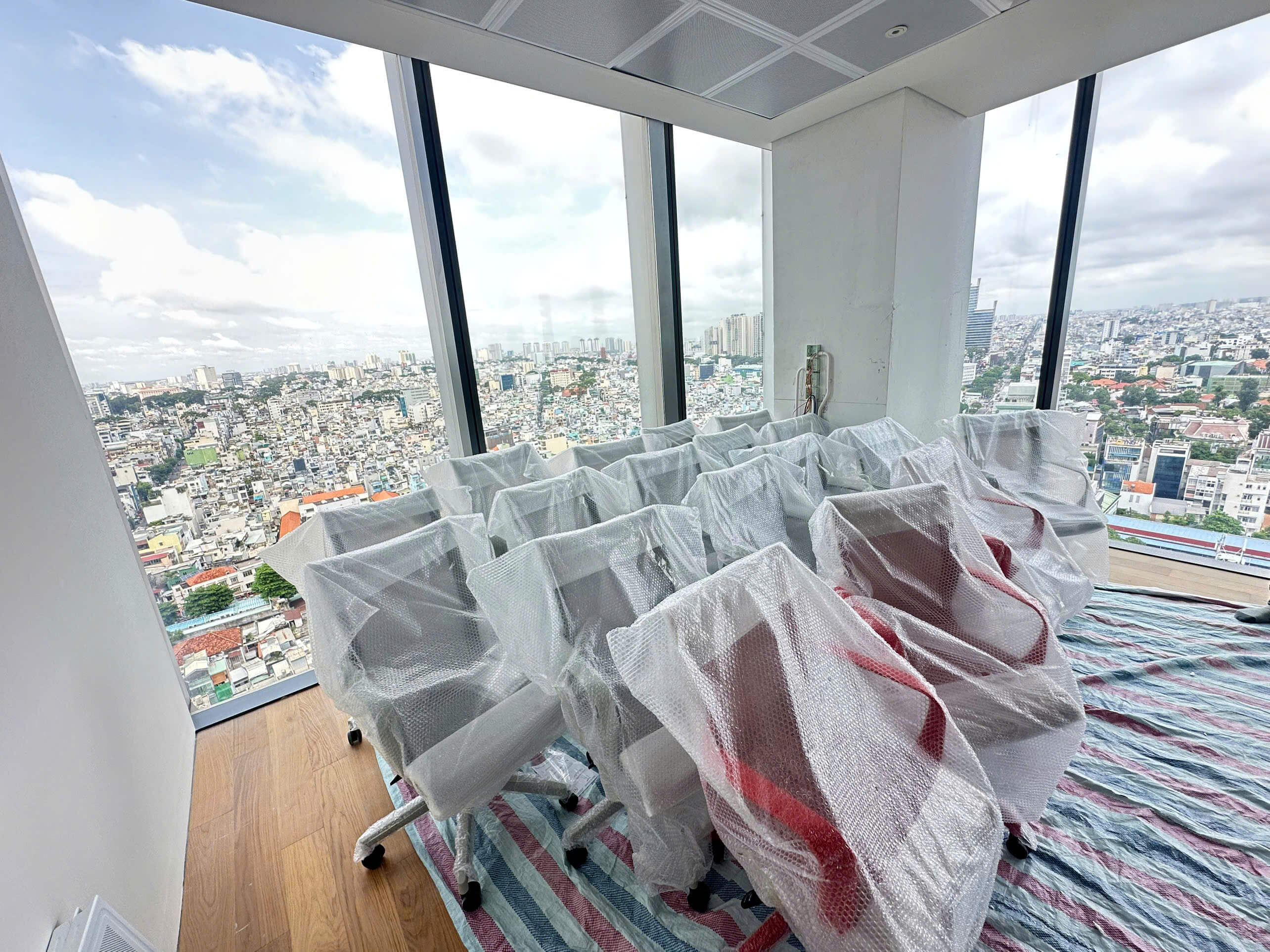 Dự Án Ghế Công Thái Học Sihoo M77 – Giải Pháp Ghế Văn Phòng Cho Công Ty TechConnect