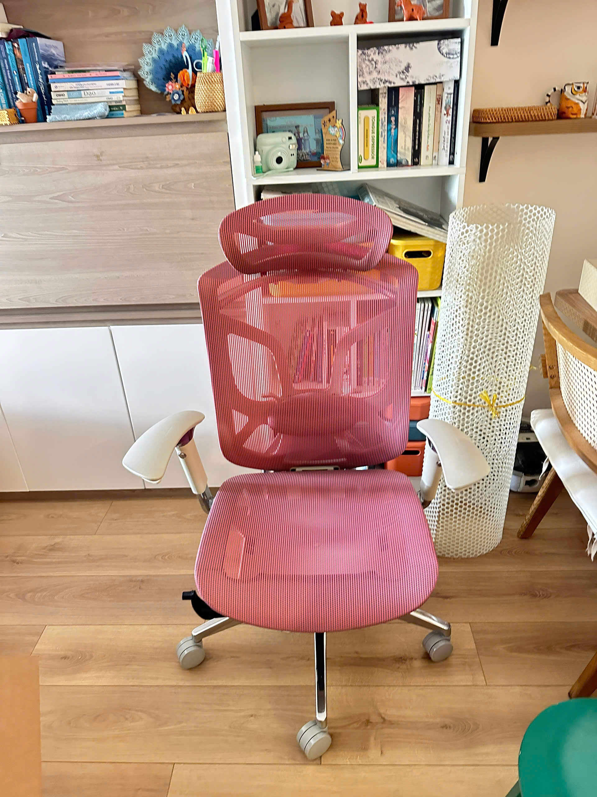 Ghế Công thái học GT Chair Dvary Butterfly Pink - Ergohome phân phối chính hãng BH 12 năm (Tặng kèm móc treo áo 300K)