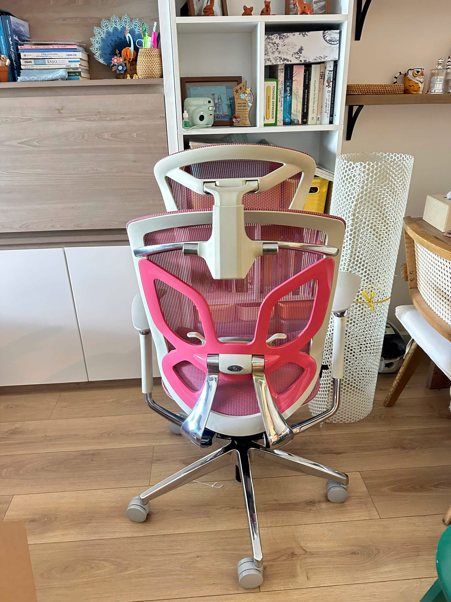 Ghế Công thái học GT Chair Dvary Butterfly Pink - Ergohome phân phối chính hãng BH 12 năm (Tặng kèm móc treo áo 300K)