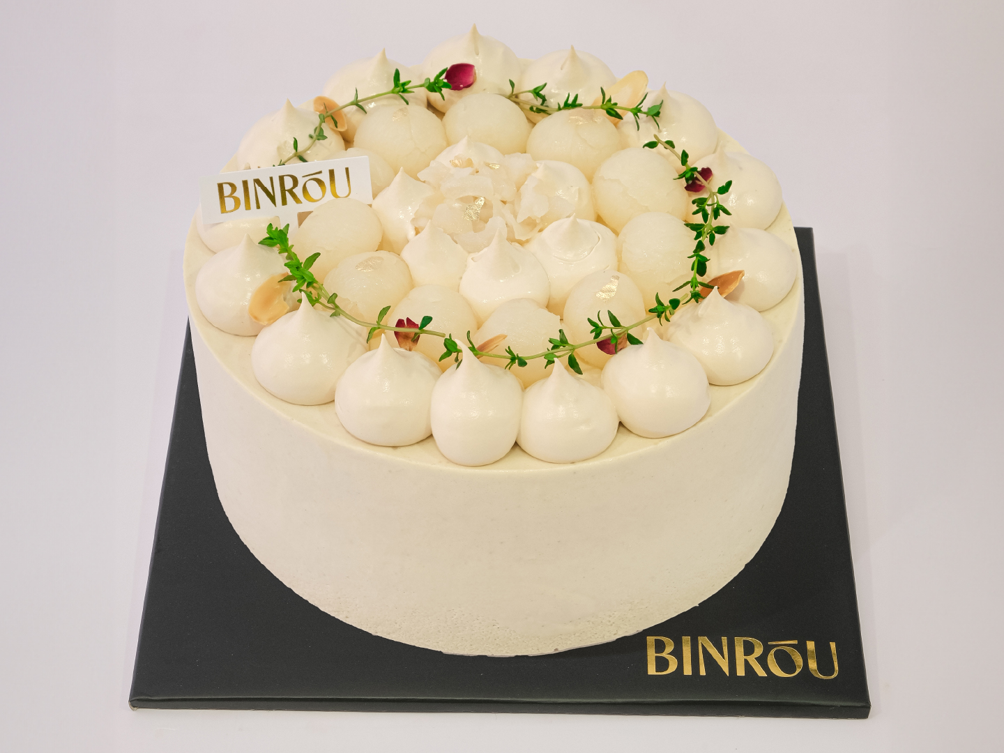 MOUSSE TRÀ NHÀI LONG NHÃN