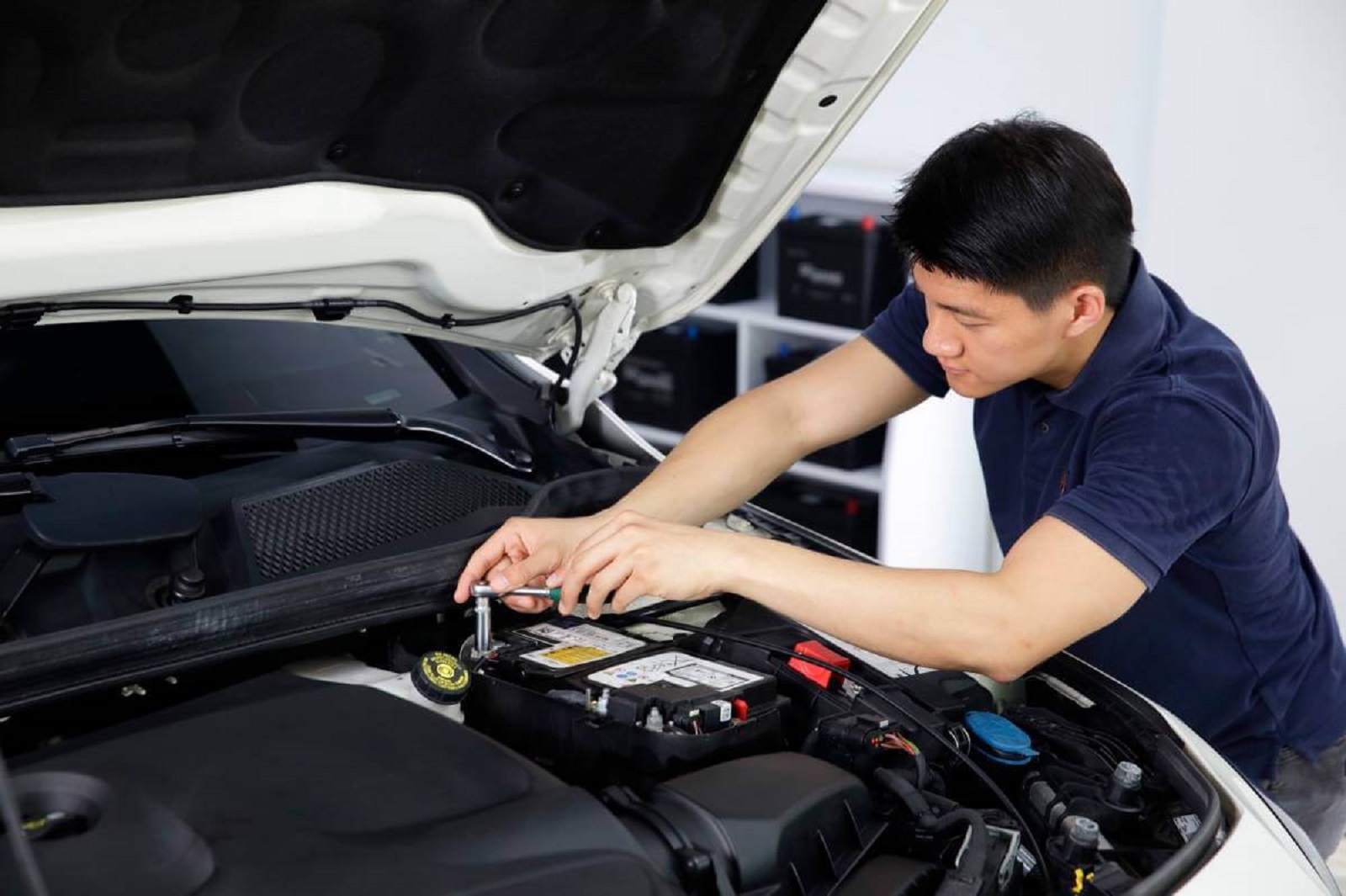 Đèn cảnh báo bình ắc quy ô tô - Nguyên nhân và cách xử lý hiệu quả