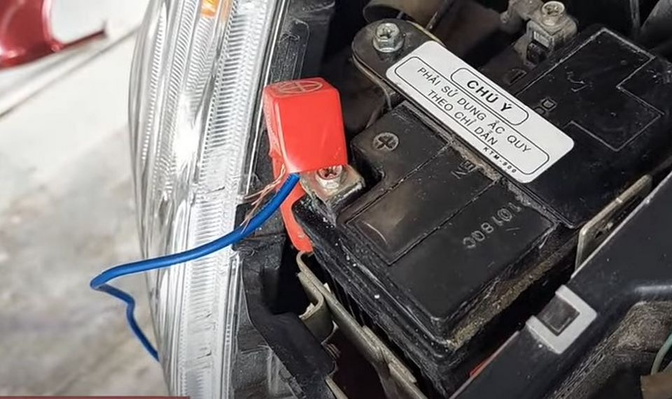 Nhiều chủ xe mắc lỗi khi chọn kích thước và cọc bình ắc quy