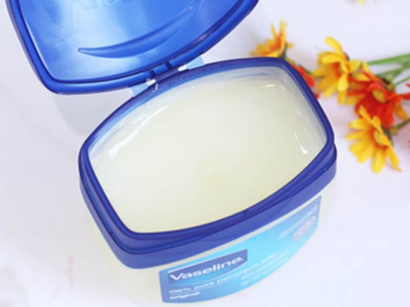 Cách làm hồng nhũ hoa bằng vaseline đơn giản, hiệu quả tại nhà