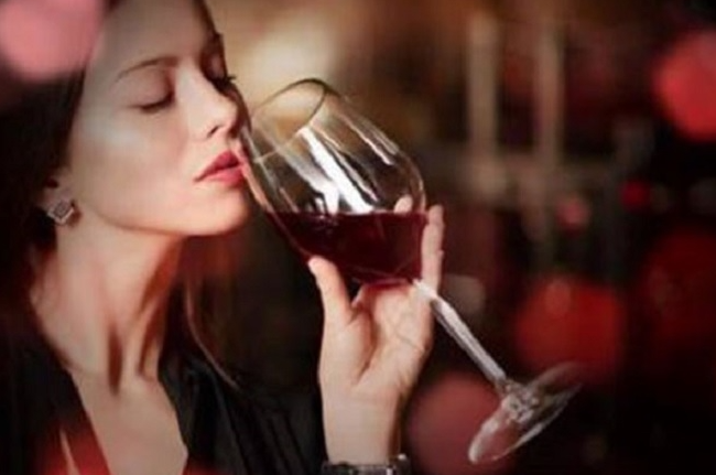 Dùng rượu vang là một sai lầm mà ai cũng có thể mắc phải, nhưng có thể học được những cách để tránh điều này. Xem hình ảnh để hiểu rõ hơn về cách chọn và sử dụng rượu vang một cách đúng đắn, và khám phá thế giới của sự thăng hoa.