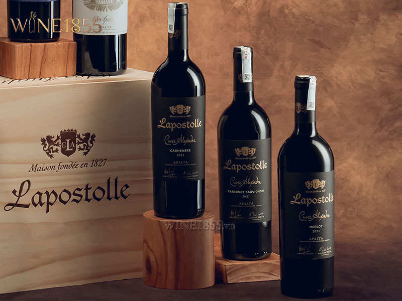 Ảnh bộ ba chai rượu vang Lapostolle Cuvee Alexandre (Carmenere, Cabernet Sauvignon, Merlot)