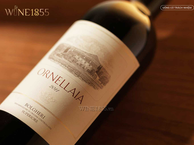 Chi tiết nhãn mác chai rượu vang Super Tuscan Ornellaia Bolgheri Superiore
