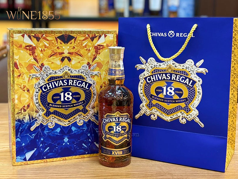 Hộp Quà Tết Rượu Chivas 18 Year Chính Hãng Tại WINE1855.vn