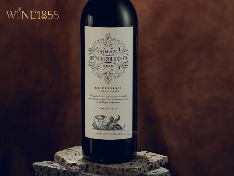 Chi tiết nhãn chai rượu vang Gran Enemigo El Cepillo dòng Cabernet Franc cao cấp từ Argentina.