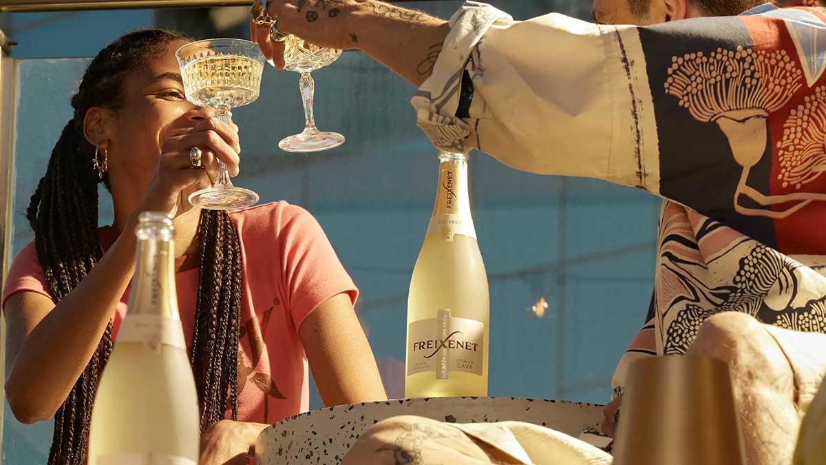 Thưởng thức rượu vang Freixenet