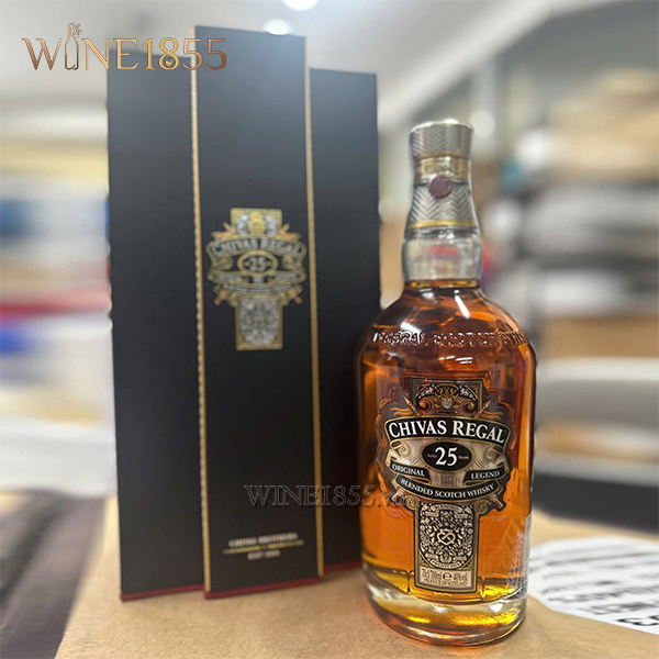 Rượu Chivas 25 Năm (Chivas Regal 25 Year Old)
