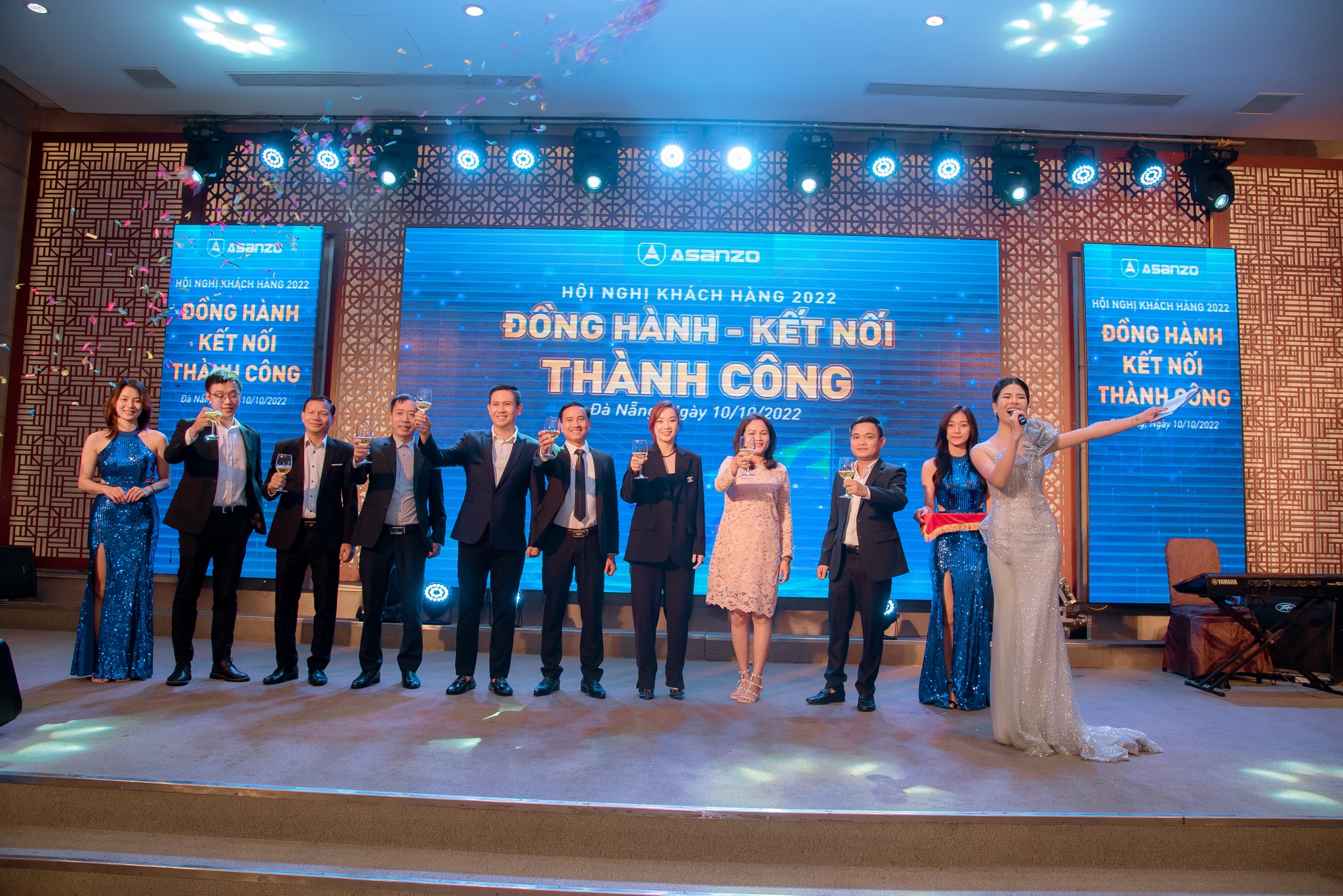 HỘI NGHỊ KHÁCH HÀNG