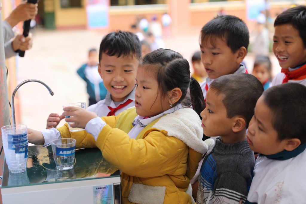 LỄ TRAO TẶNG MÁY LỌC NƯỚC CHO CÁC TRƯỜNG HỌC TRÊN ĐỊA BÀN HUYỆN ĐÔNG ANH, THÀNH PHỐ HÀ NỘI