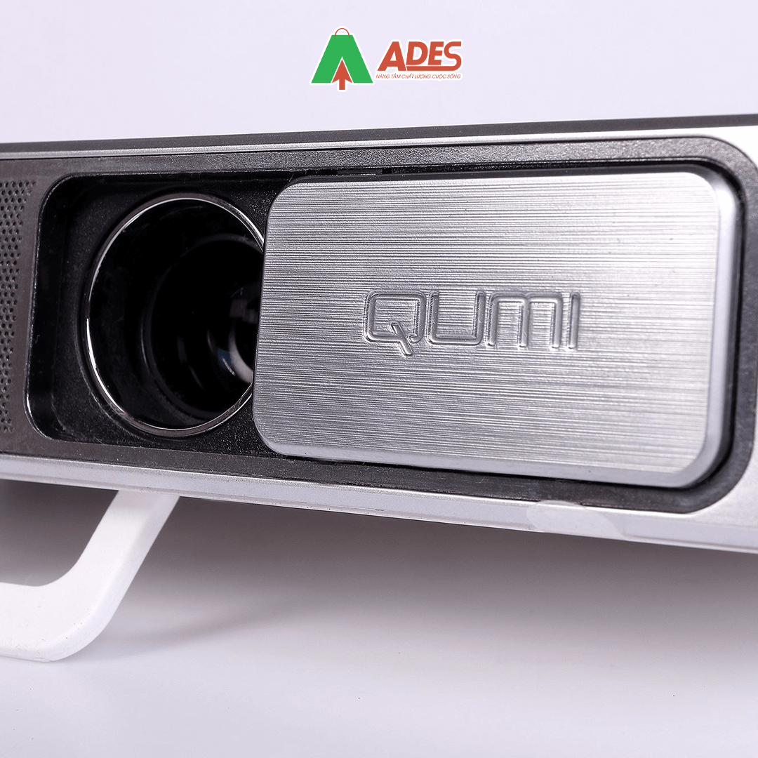 May chieu Vivitek Qumi Q3 Plus
