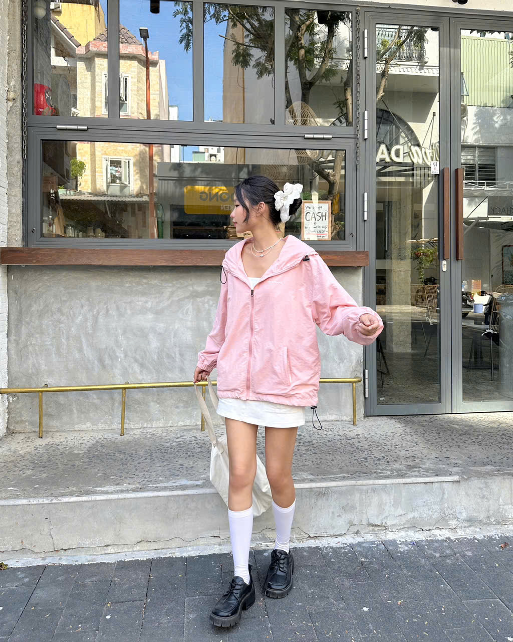 Áo khoác dù có mũ phong cách Hàn Quốc chống nắng tốt, thoáng mát và nhẹ Active Windbreaker W22024