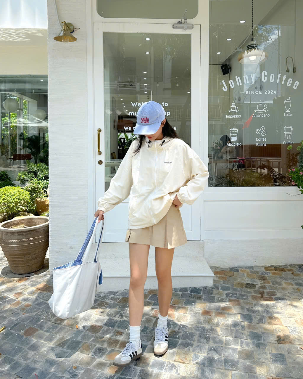 Áo khoác dù có mũ phong cách Hàn Quốc chống nắng tốt, thoáng mát và nhẹ Active Windbreaker W22024