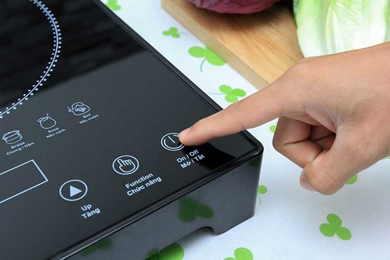 bếp từ lỗi do hỏng bảng điều khiển